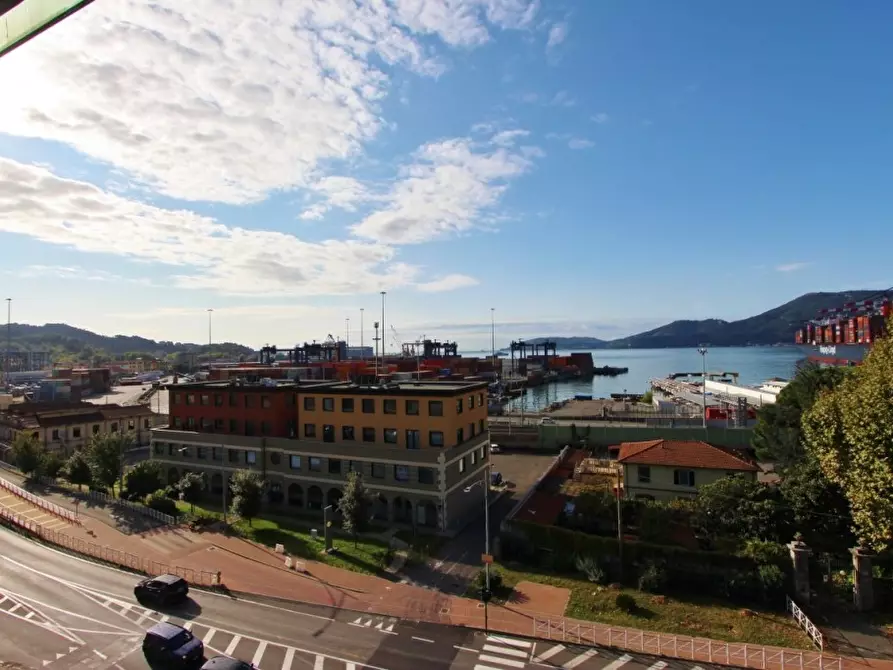 Immagine 21 di Appartamento in vendita  a La Spezia