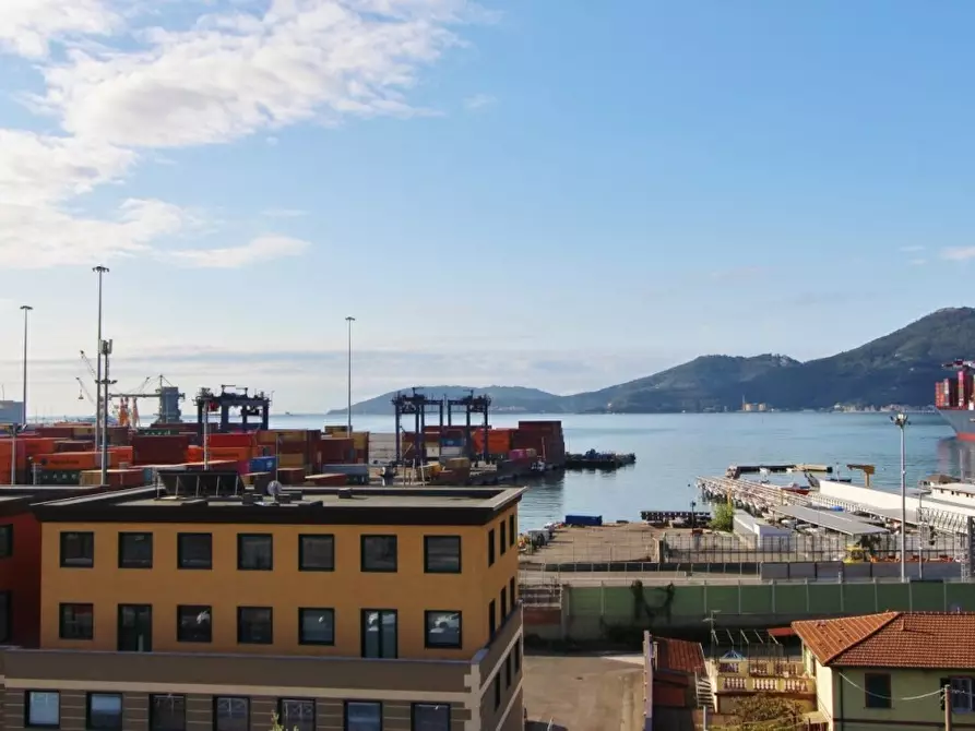 Immagine 14 di Appartamento in vendita  a La Spezia