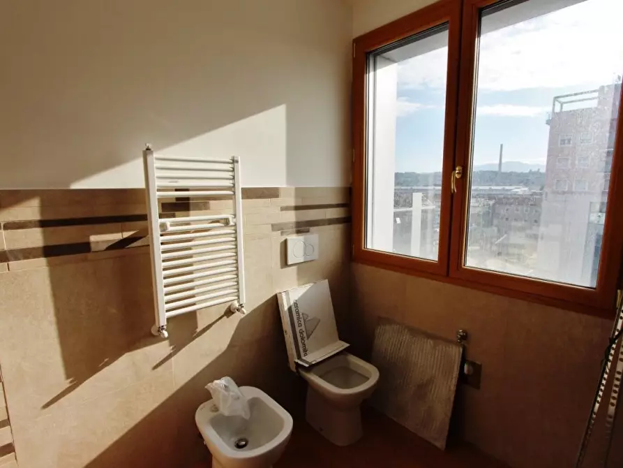 Immagine 12 di Appartamento in vendita  a La Spezia