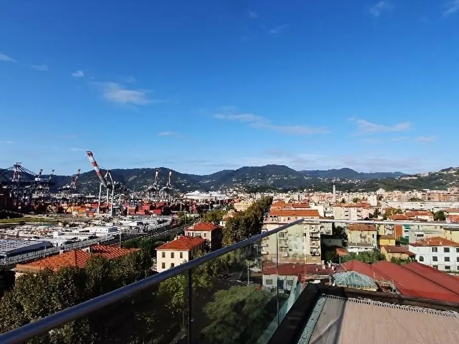 Immagine 16 di Appartamento in vendita  a La Spezia
