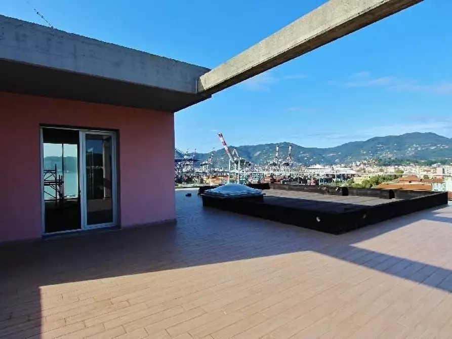 Immagine 12 di Appartamento in vendita  a La Spezia