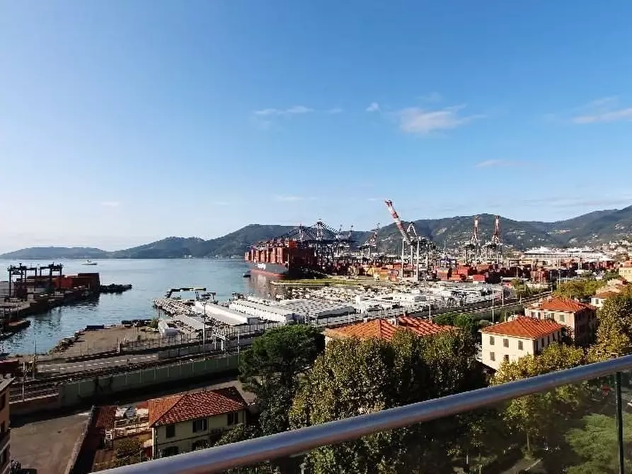 Immagine 15 di Appartamento in vendita  a La Spezia