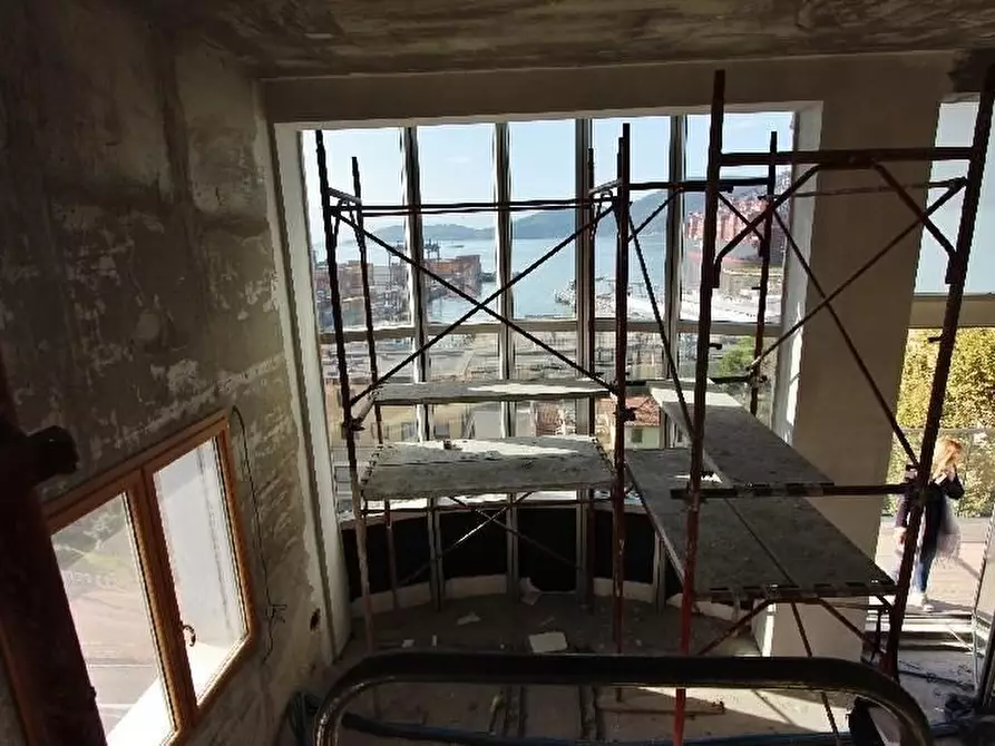 Immagine 8 di Appartamento in vendita  a La Spezia