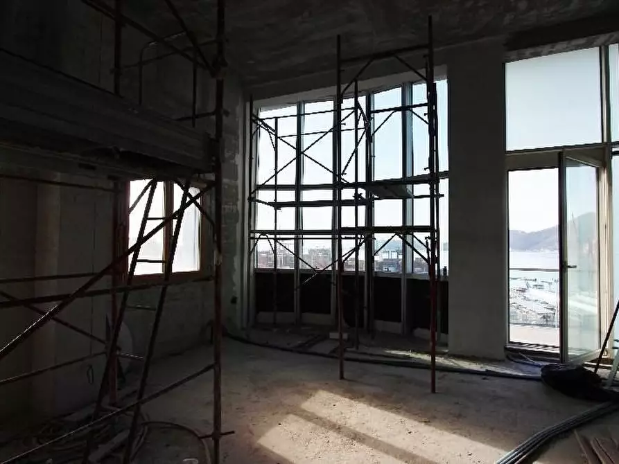 Immagine 2 di Appartamento in vendita  a La Spezia