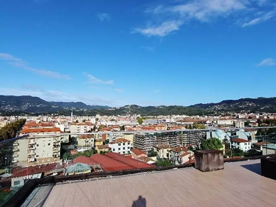 Immagine 17 di Appartamento in vendita  a La Spezia