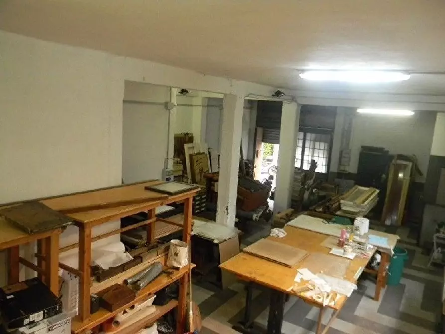 Immagine 2 di Locale commerciale in vendita  a La Spezia