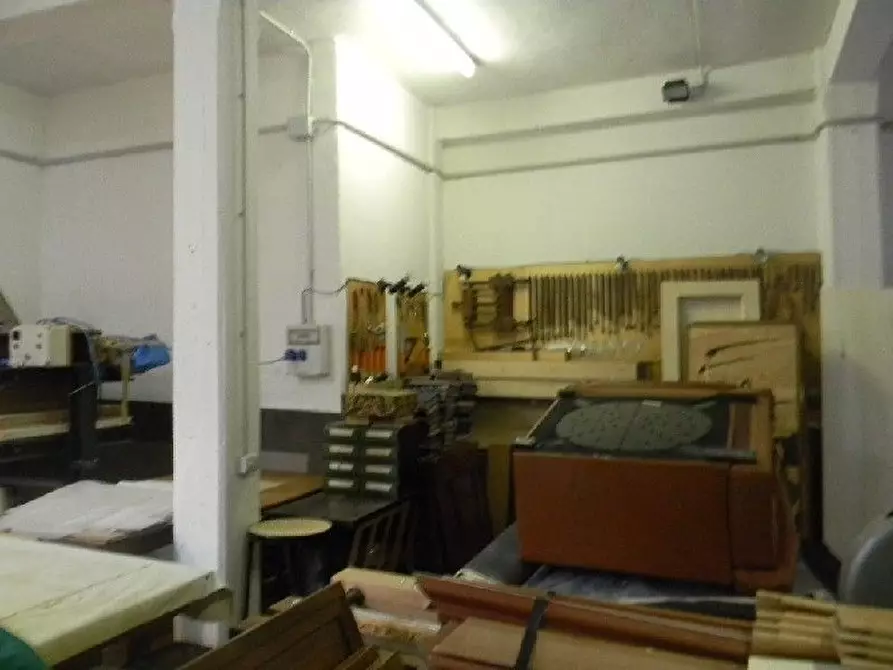 Immagine 5 di Locale commerciale in vendita  a La Spezia