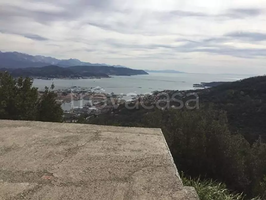 Immagine 13 di Casa indipendente in vendita  a La Spezia