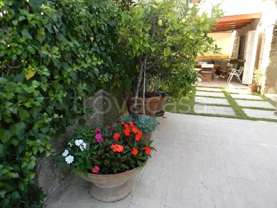 Immagine 25 di Casa bifamiliare in vendita  a Ameglia