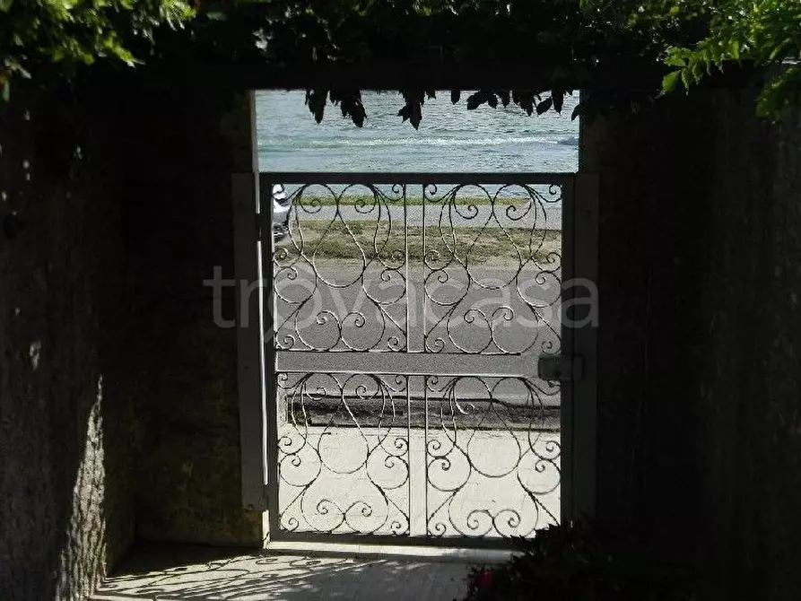 Immagine 24 di Casa bifamiliare in vendita  a Ameglia