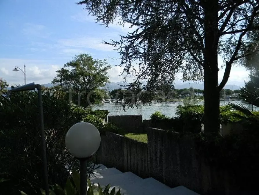 Immagine 29 di Casa bifamiliare in vendita  a Ameglia