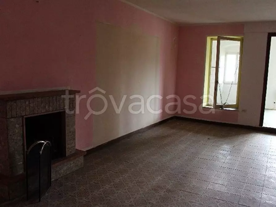 Immagine 4 di Mansarda in vendita  a Sarzana