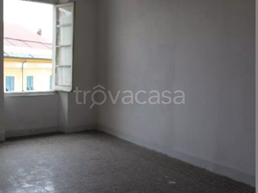 Immagine 9 di Mansarda in vendita  a Sarzana