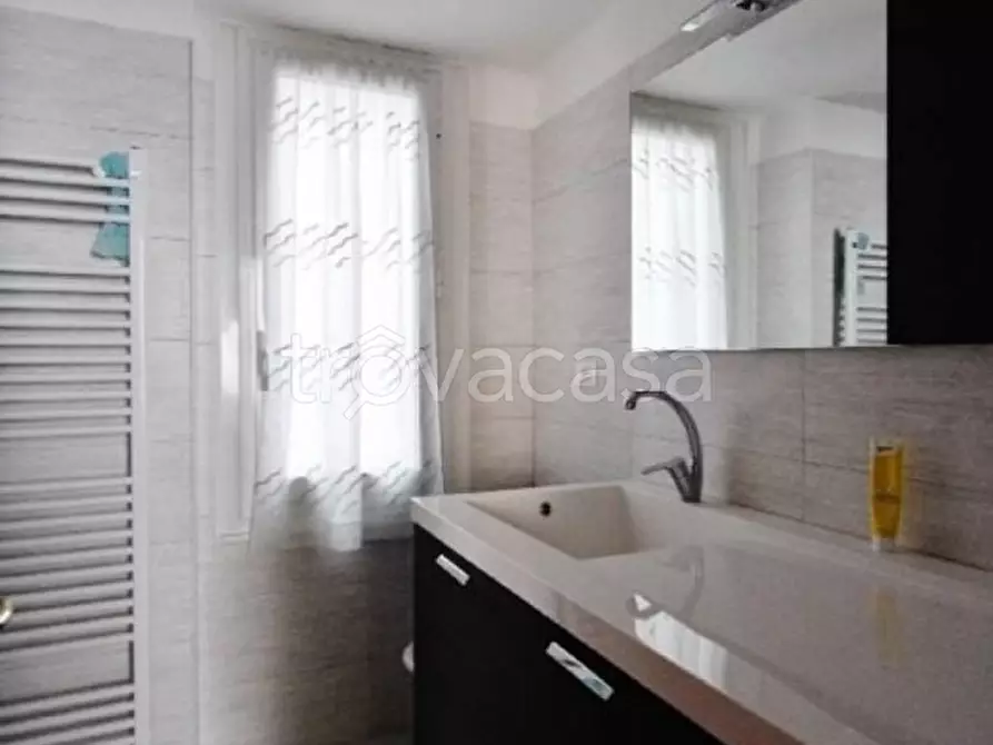 Immagine 15 di Appartamento in vendita  a La Spezia