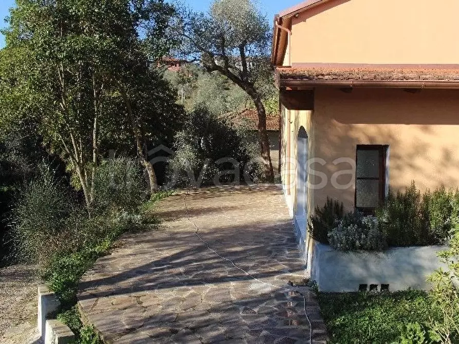 Immagine 5 di Casa semindipendente in vendita  a Sarzana