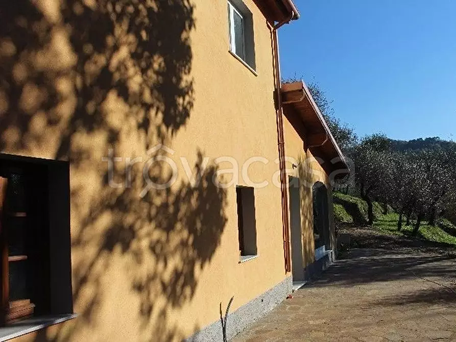 Immagine 15 di Casa semindipendente in vendita  a Sarzana