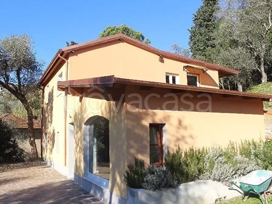 Immagine 14 di Casa semindipendente in vendita  a Sarzana