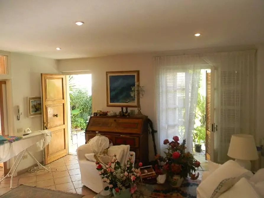 Immagine 7 di Villa in vendita  a Forte Dei Marmi