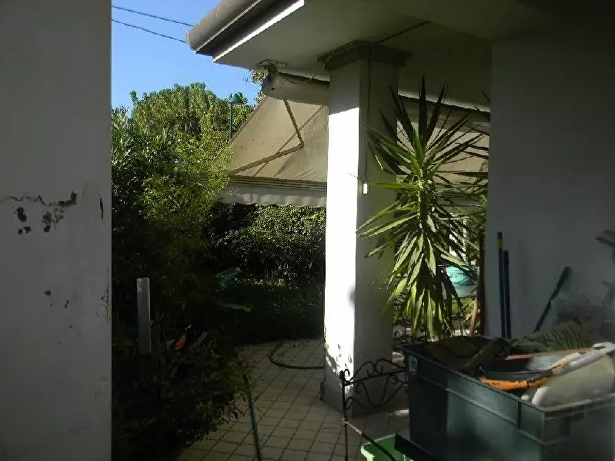 Immagine 6 di Villa in vendita  a Forte Dei Marmi