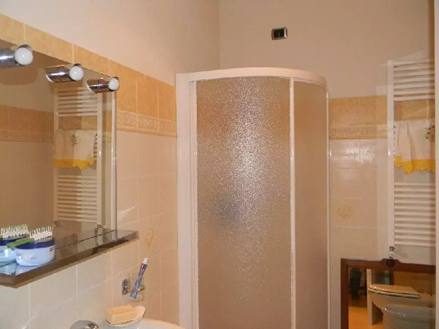 Immagine 12 di Casa semindipendente in vendita  a Camaiore