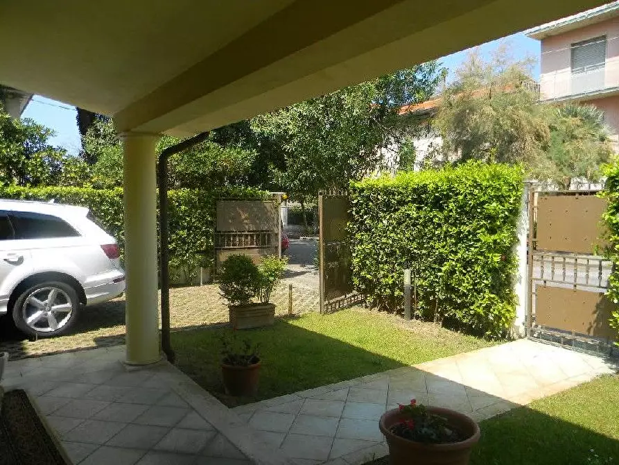 Immagine 5 di Casa semindipendente in vendita  a Camaiore