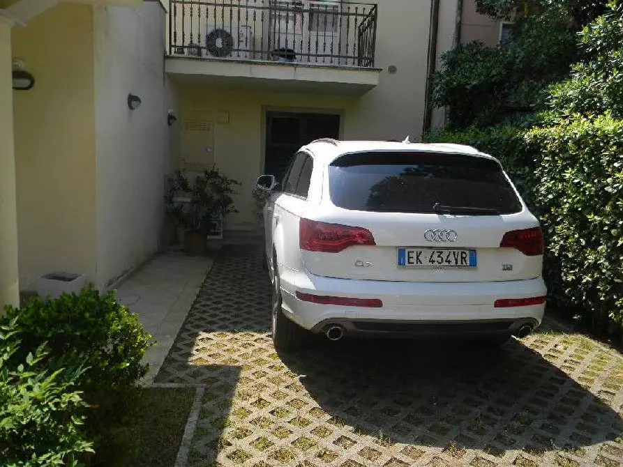 Immagine 23 di Casa semindipendente in vendita  a Camaiore