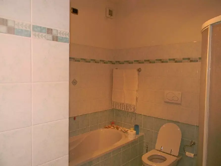 Immagine 25 di Casa semindipendente in vendita  a Camaiore