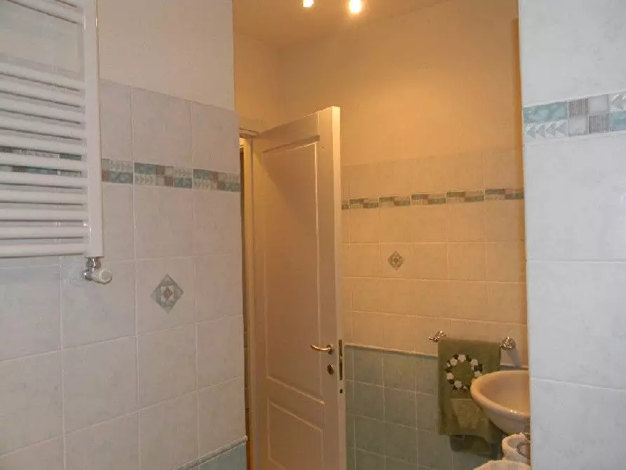 Immagine 10 di Casa semindipendente in vendita  a Camaiore