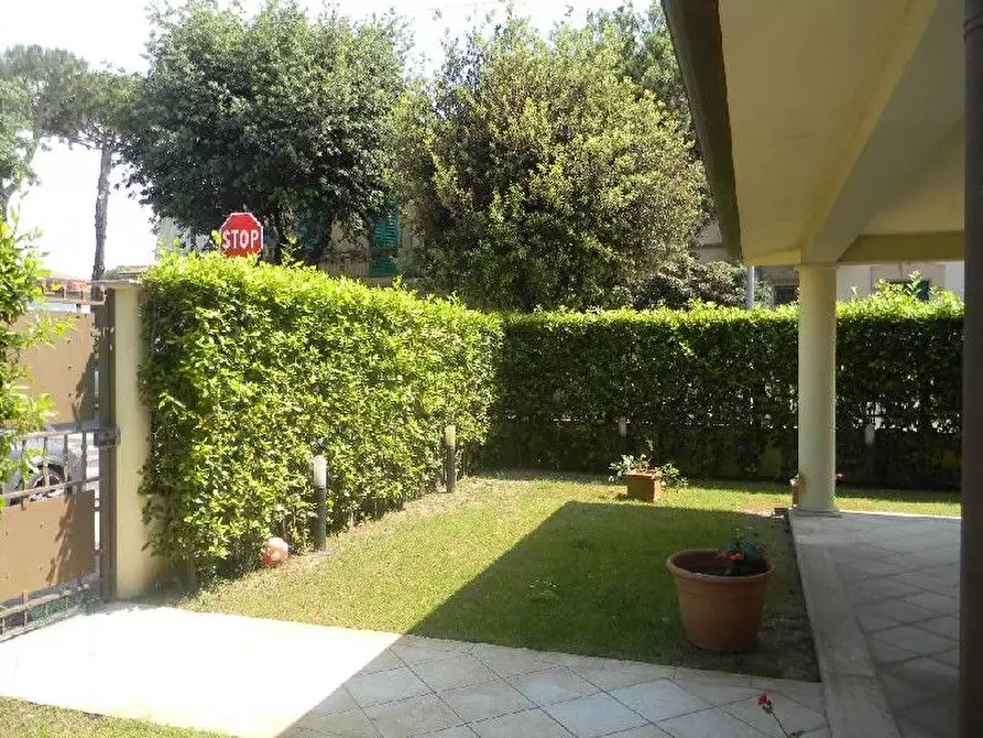 Immagine 7 di Casa semindipendente in vendita  a Camaiore