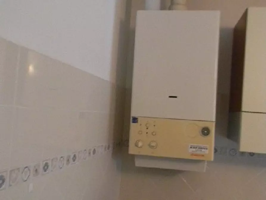 Immagine 10 di Appartamento in vendita  a La Spezia