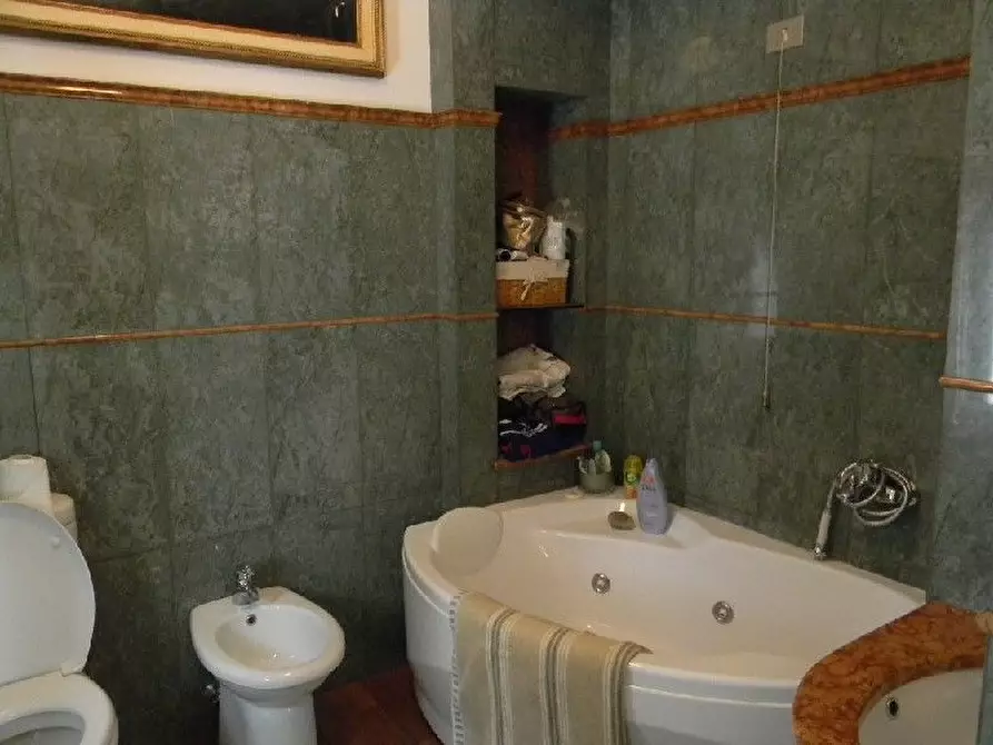 Immagine 18 di Mansarda in vendita  a La Spezia