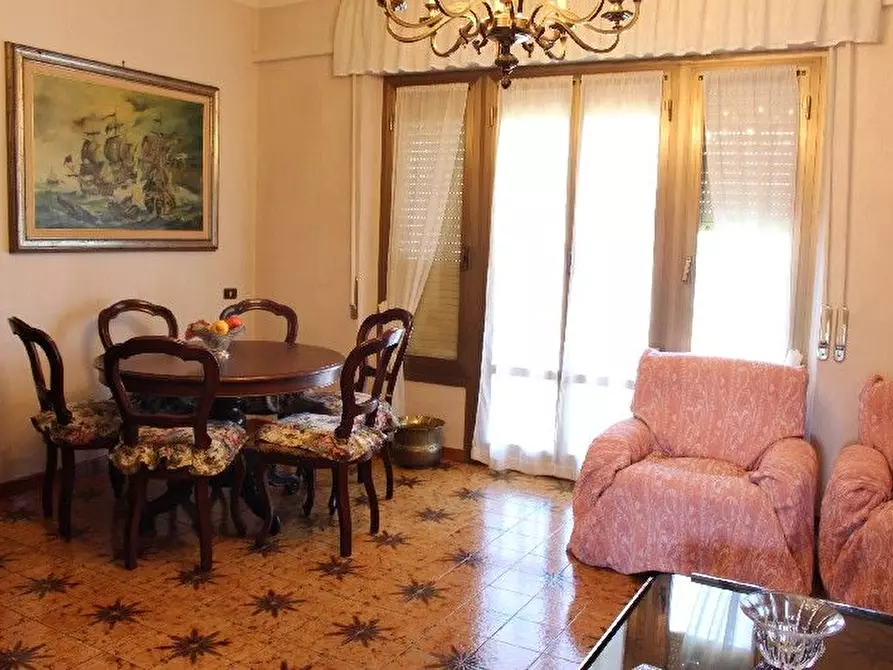 Immagine 16 di Appartamento in vendita  a La Spezia