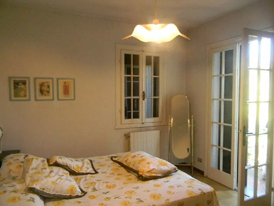 Immagine 3 di Villa in vendita  a Forte Dei Marmi