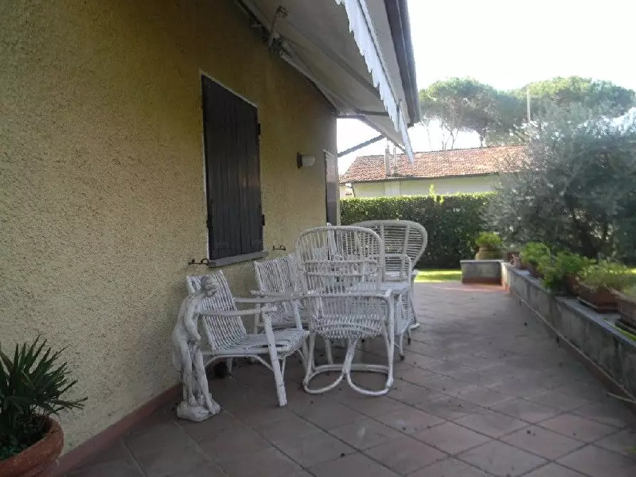 Immagine 18 di Villa in vendita  a Forte Dei Marmi