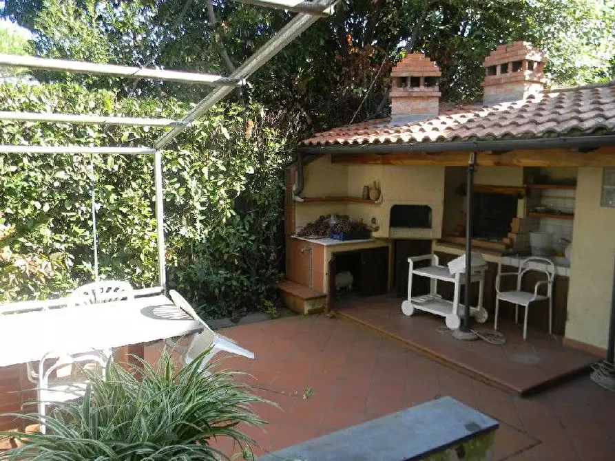 Immagine 20 di Villa in vendita  a Forte Dei Marmi