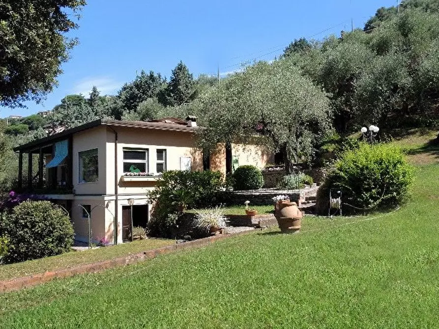 Immagine 1 di Villa in vendita  a Lerici
