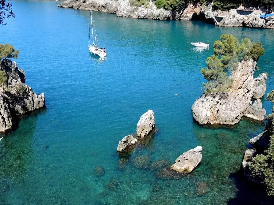 Immagine 8 di Villa in vendita  a Lerici