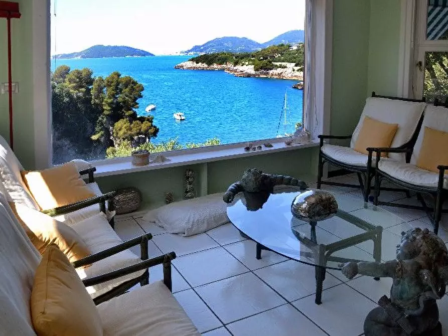 Immagine 40 di Villa in vendita  a Lerici