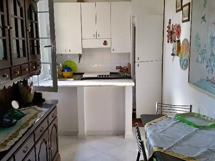 Immagine 2 di Casa indipendente in vendita  a La Spezia