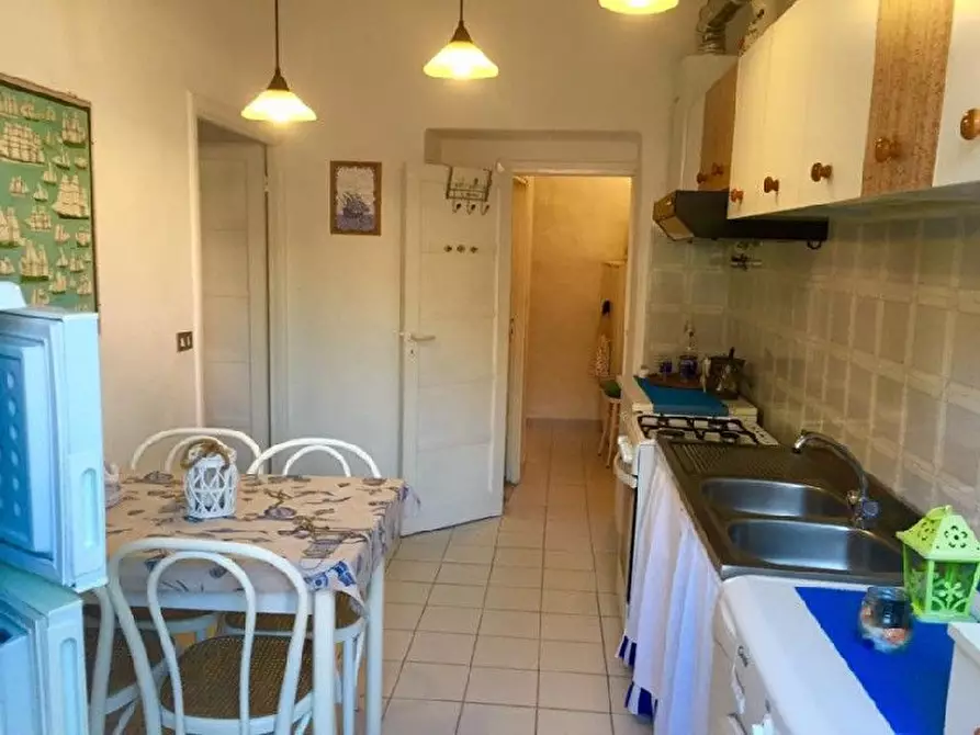 Immagine 9 di Appartamento in vendita  a Lerici