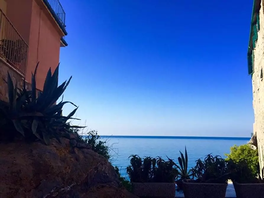 Immagine 13 di Appartamento in vendita  a Lerici
