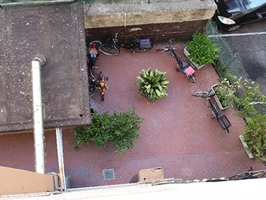 Immagine 11 di Appartamento in vendita  a La Spezia