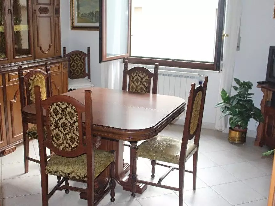 Immagine 13 di Appartamento in vendita  a La Spezia