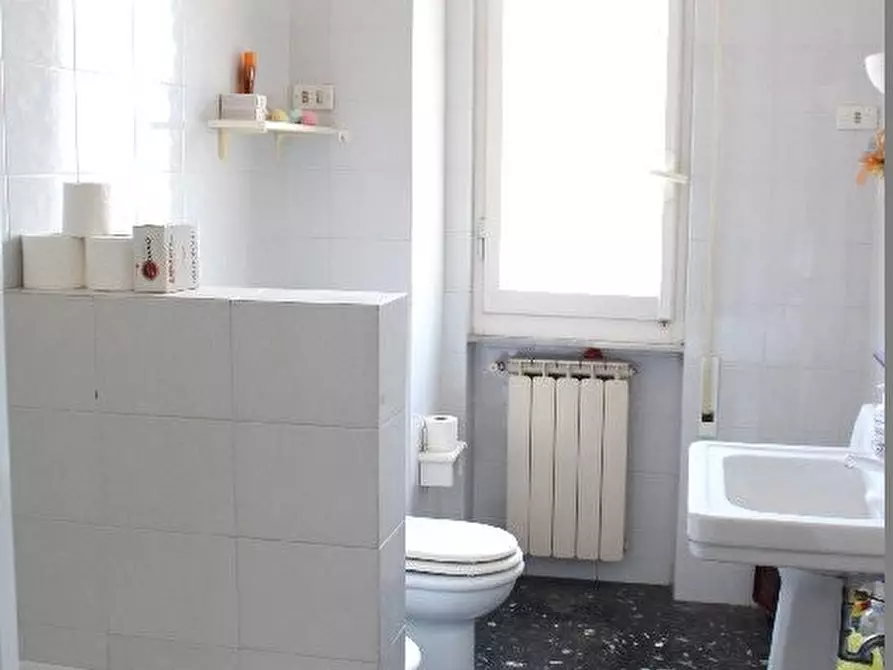 Immagine 9 di Appartamento in vendita  a La Spezia