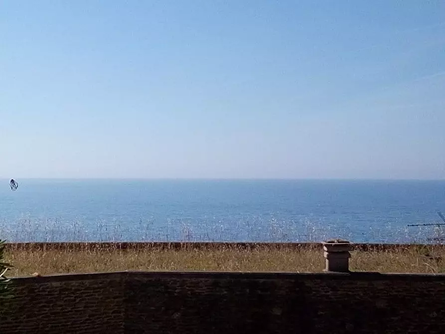 Immagine 10 di Appartamento in vendita  a Ameglia