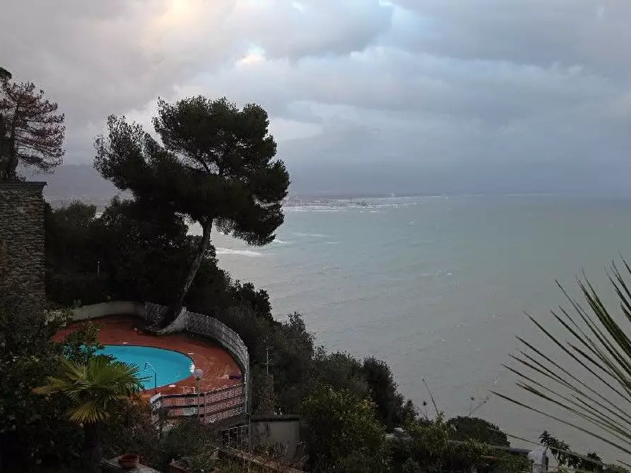 Immagine 2 di Appartamento in vendita  a Ameglia