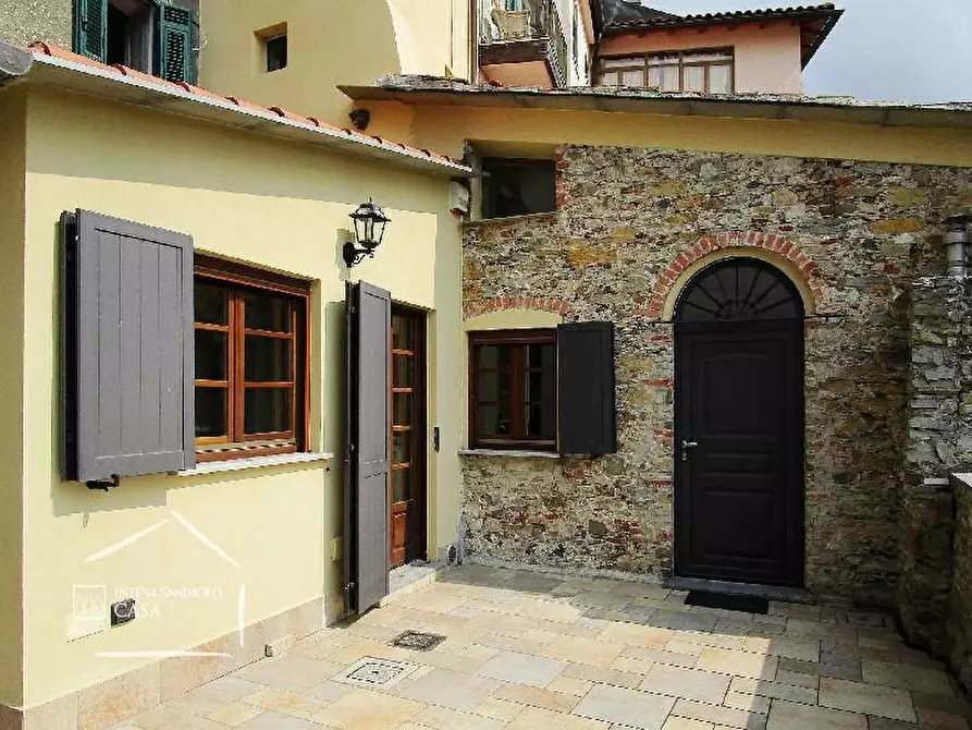 Immagine 17 di Appartamento in vendita  a Fosdinovo