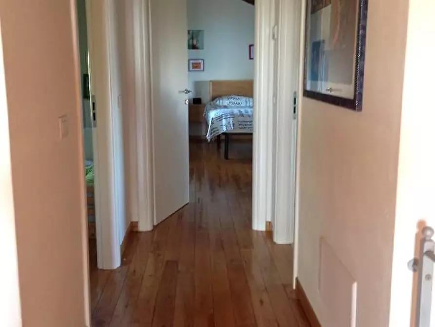 Immagine 10 di Casa indipendente in vendita  a La Spezia