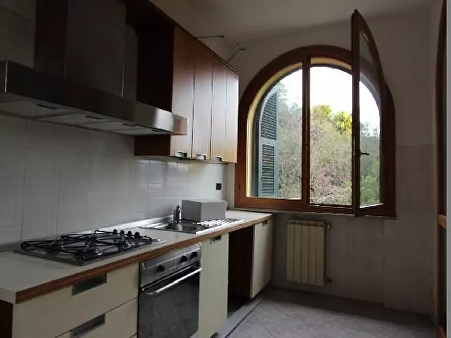 Immagine 2 di Appartamento in vendita  a La Spezia