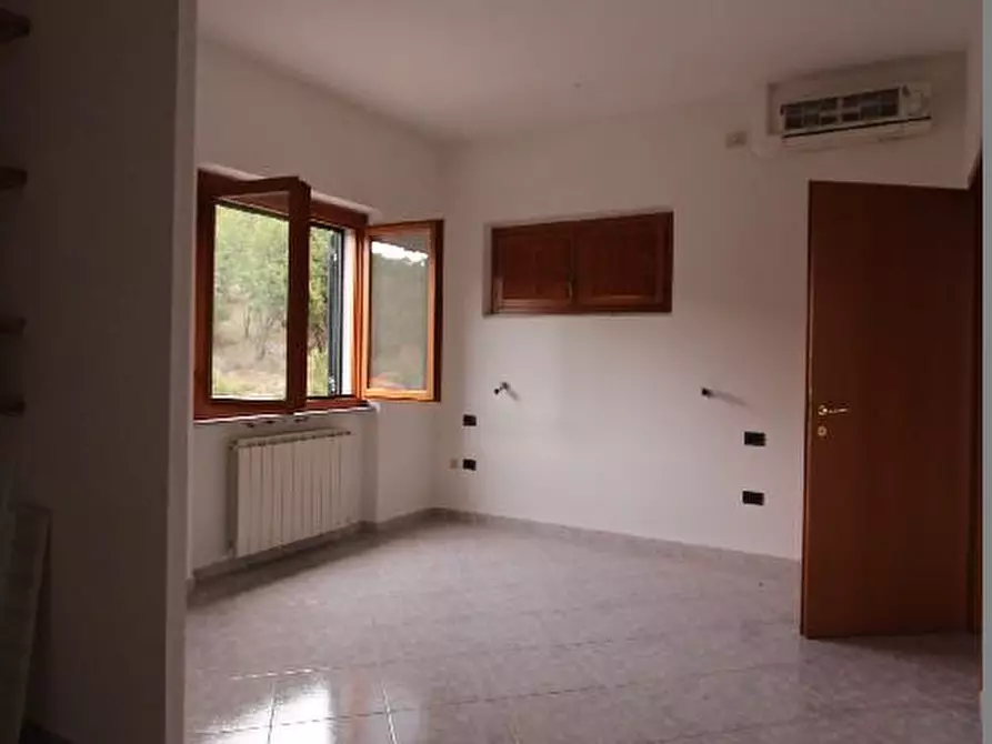 Immagine 3 di Appartamento in vendita  a La Spezia